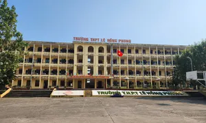 Đề xuất khiển trách một giáo viên vụ 'thủ khoa' bị giảm 15 điểm